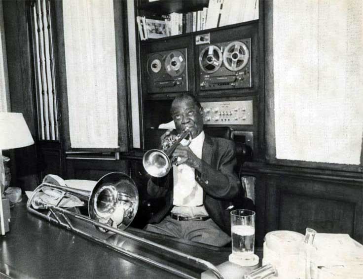 Louis Armstrong with Tandberg tape recorders